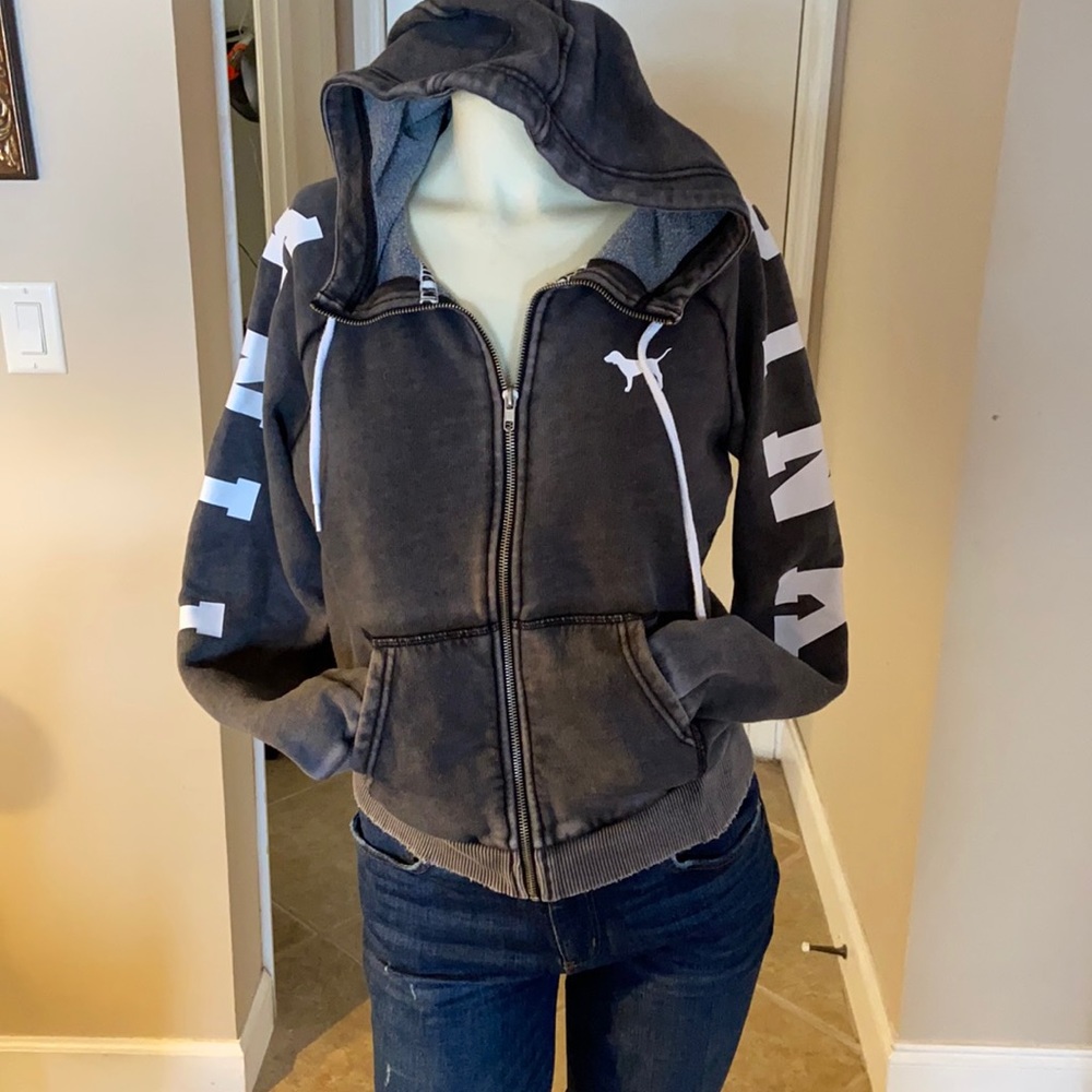 gray zipper jacket